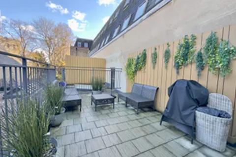 Retail property (high street) for sale, 21 George St Richmond TW9 1HY