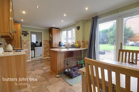 4 bedroom detached house for sale, Hatherton Close, Waterhayes