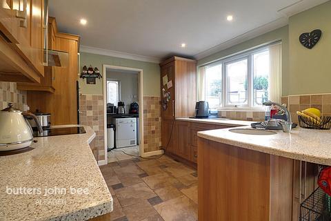 4 bedroom detached house for sale, Hatherton Close, Waterhayes