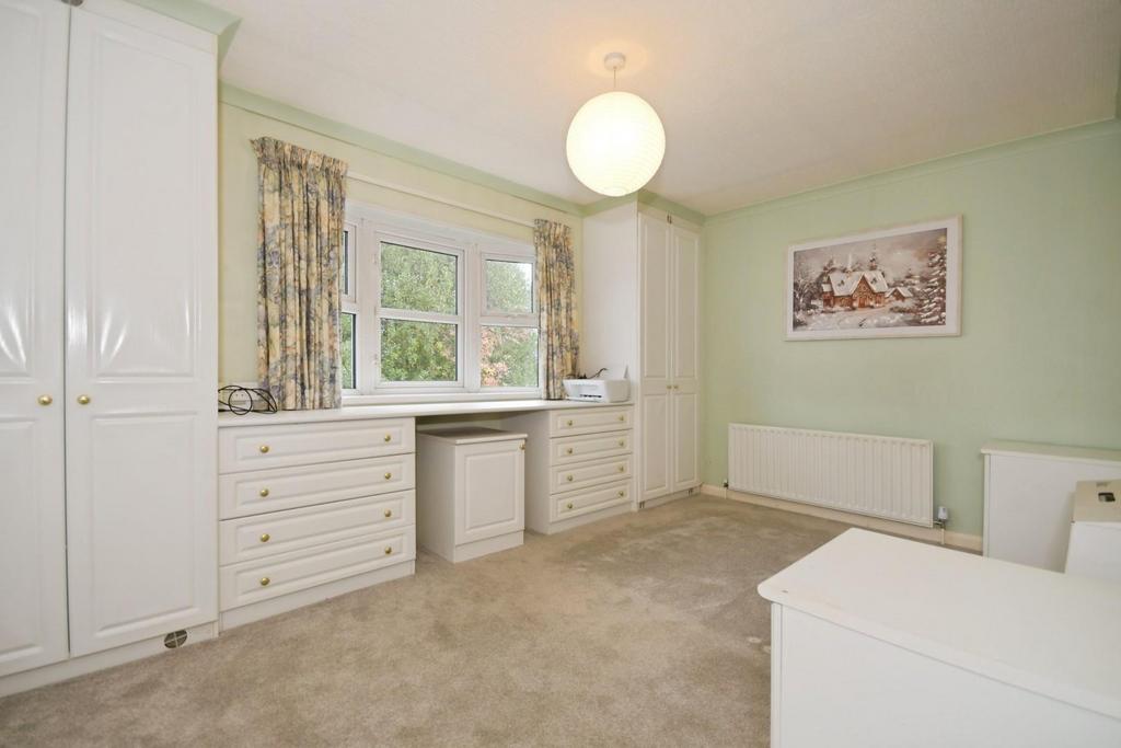 BEDROOM 1.jpg