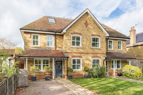 Wensleydale Road, Hampton TW12