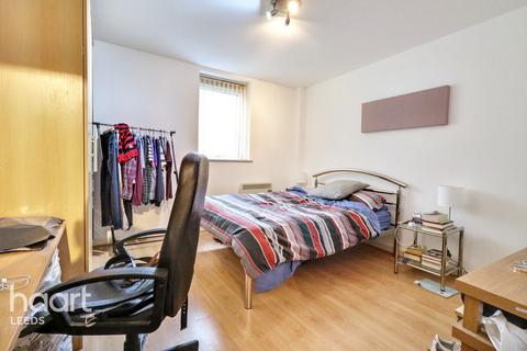 undefined, Elmwood Lane, LEEDS