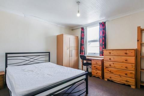 5 bedroom terraced house to rent, Teignmouth Road, Birmingham B29