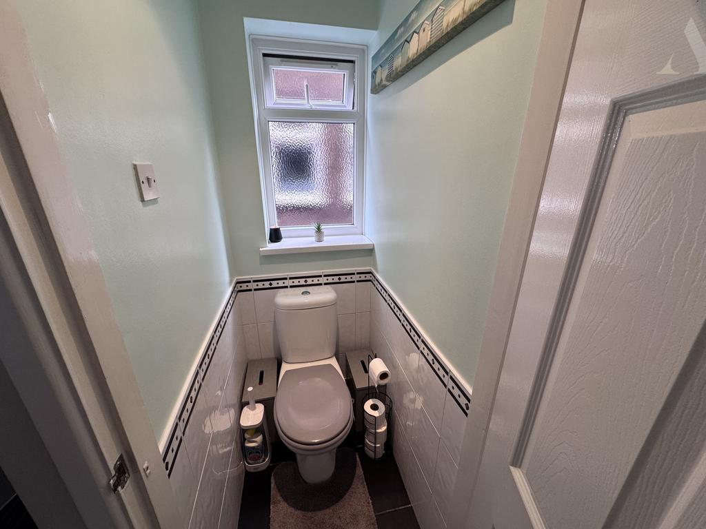 60 Leafeild Road wc