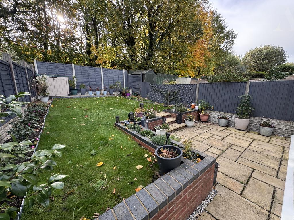 60 Leafeild Road Rear Garden x 2