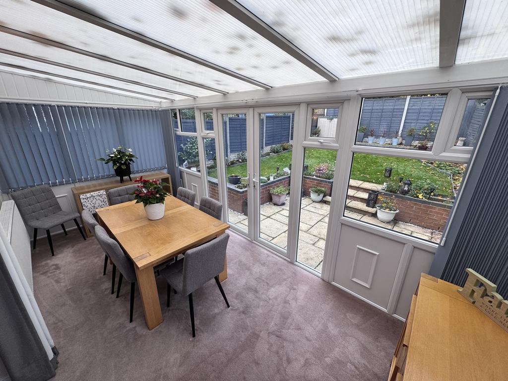 60 Leafeild Road Conservatory x 3