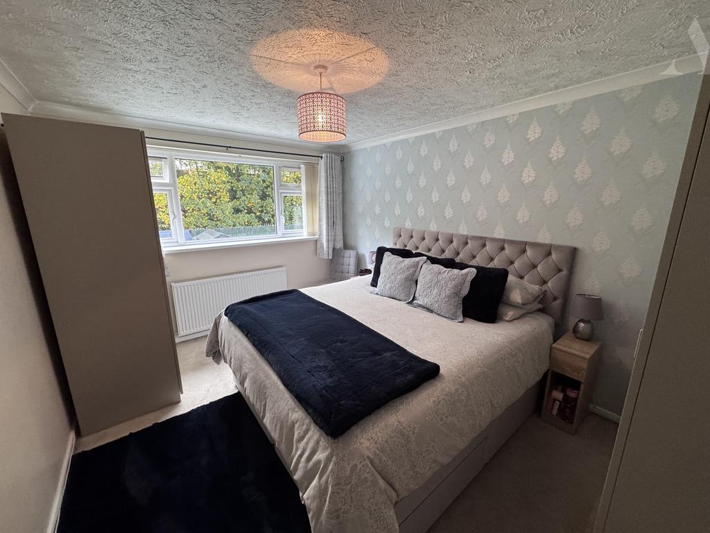 60 Leafeild Road Bedroom 1