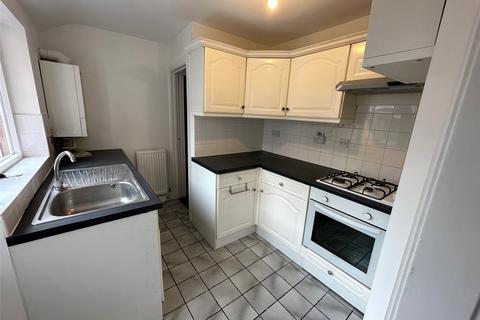 3 bedroom terraced house to rent, Lime Grove, Newark, Nottinghamshire, NG24