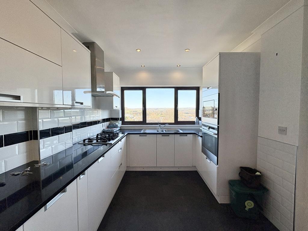 Kitchen/ Dining