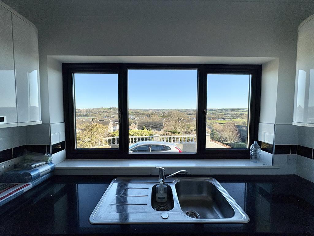 Kitchen/ Dining