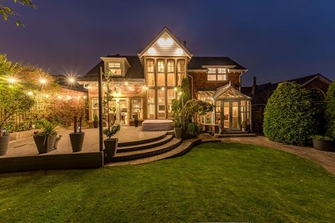 4 bedroom detached house for sale, Normoss Road, Blackpool FY3
