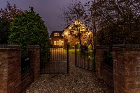 4 bedroom detached house for sale, Normoss Road, Blackpool FY3