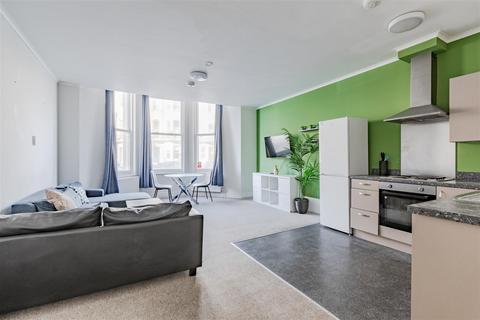 2 bedroom flat to rent, First Avenue, Hove