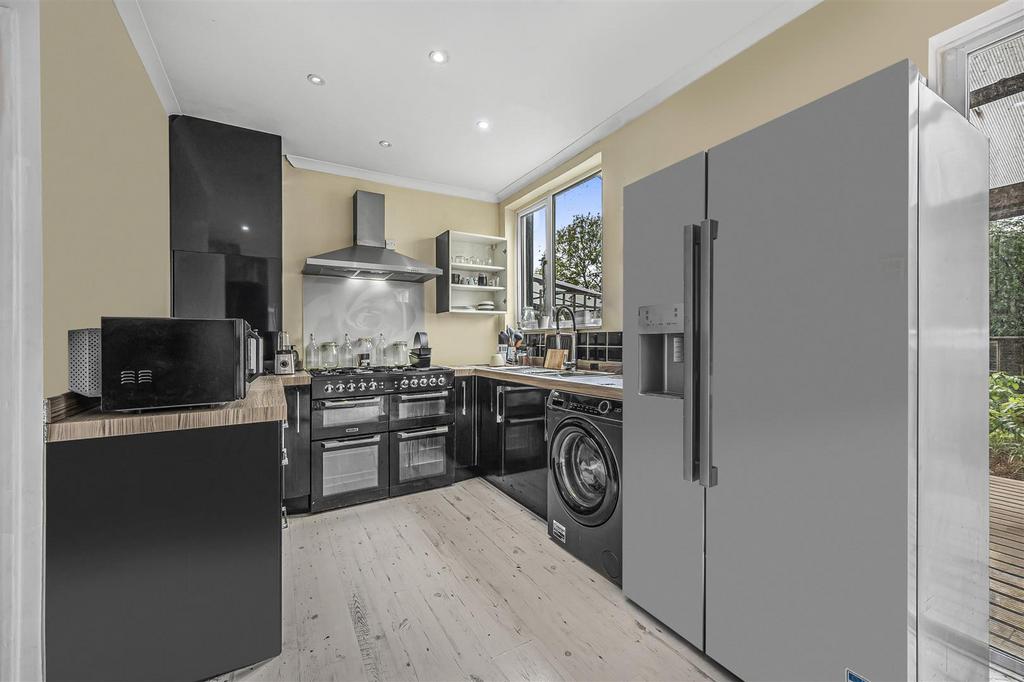 Kitchen 1.jpg