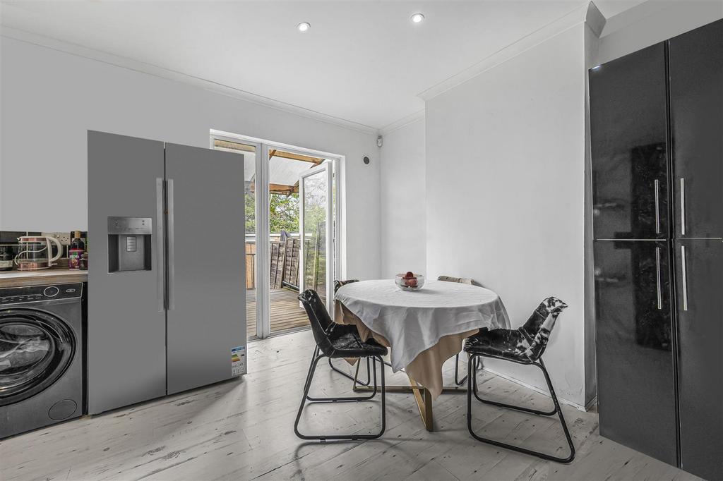 Kitchen 3.jpg