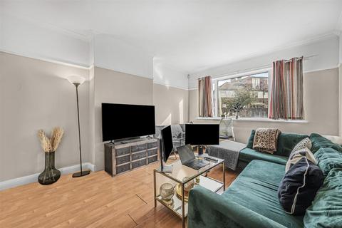 3 bedroom end of terrace house for sale, Bramdean Crescent, London