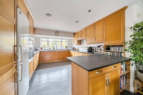 4 bedroom detached house for sale, Copse Avenue, Farnham, Surrey, GU9