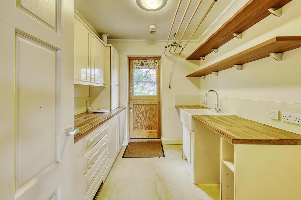 Tollbar Rd Islip-24.jpg