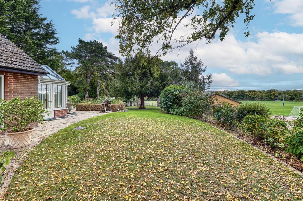 Tollbar Rd Islip-7.jpg