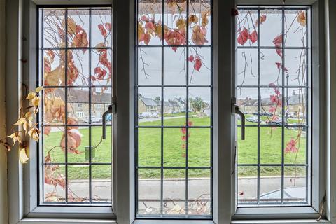 3 bedroom end of terrace house for sale, The Green, Woodford