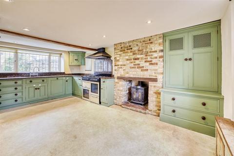 3 bedroom end of terrace house for sale, The Green, Woodford