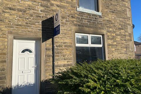 2 bedroom end of terrace house to rent, Langroyd Road, Colne BB8