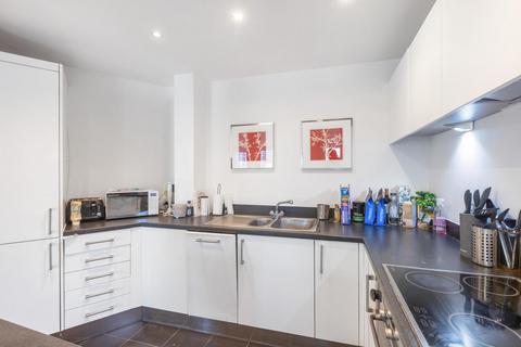 2 bedroom apartment for sale, Battersea Park Road, London, SW8