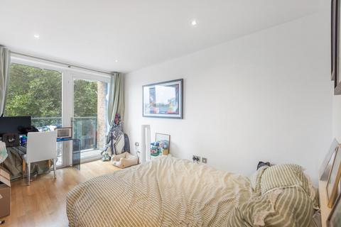2 bedroom apartment for sale, Battersea Park Road, London, SW8
