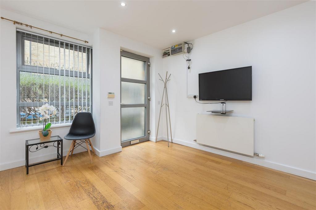 Tudor court 4 living.jpg