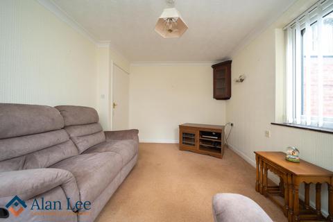 1 bedroom flat for sale, Grovewood Mews, Macclesfield, SK11 6AB