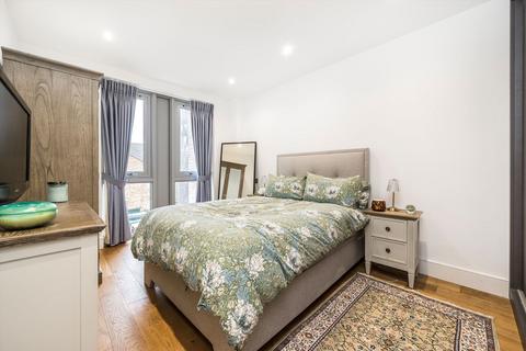 2 bedroom flat for sale, Crystal Palace Road, London SE22