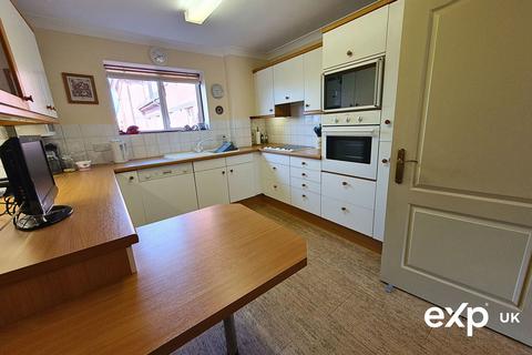 3 bedroom apartment for sale, The Esplanade, Poole BH13