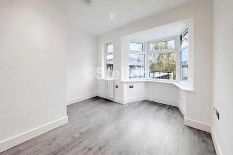 2 bedroom flat to rent, Leytonstone Road, London E15