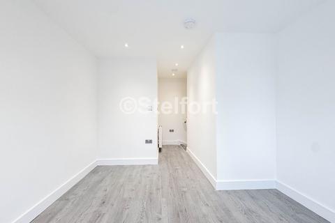 2 bedroom flat to rent, Leytonstone Road, London E15
