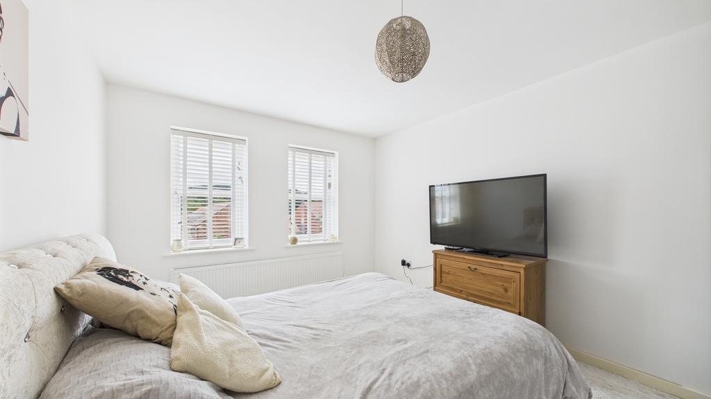 Bedroom 2 (2)