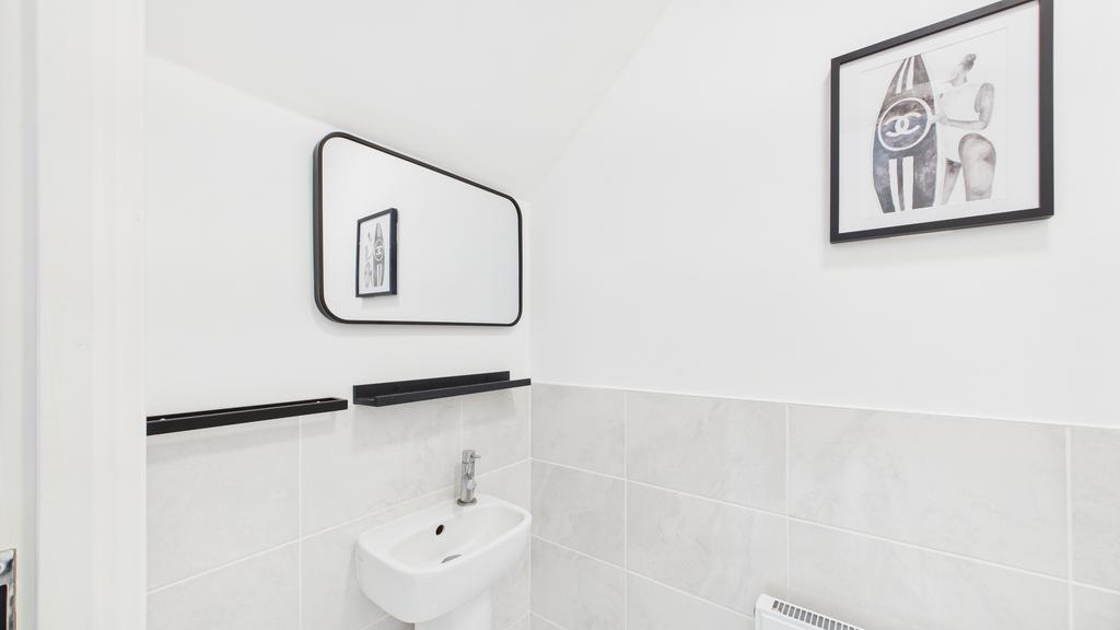 Downstairs Toilet (2)