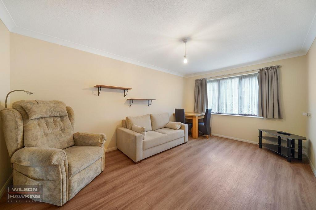 637 Pinner Road - HET1 ZQ8kkwv3g571 Js Ml.jpg