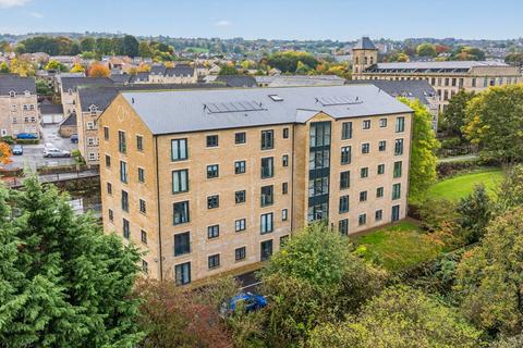 2 bedroom flat for sale, Harrogate Road, Apperley Bridge, Bradford, West Yorkshire, BD10