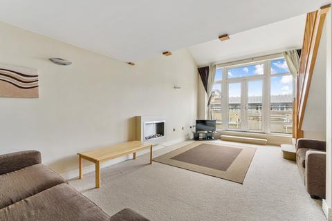 St. Davids Square, Isle Of Dogs, London, E14
