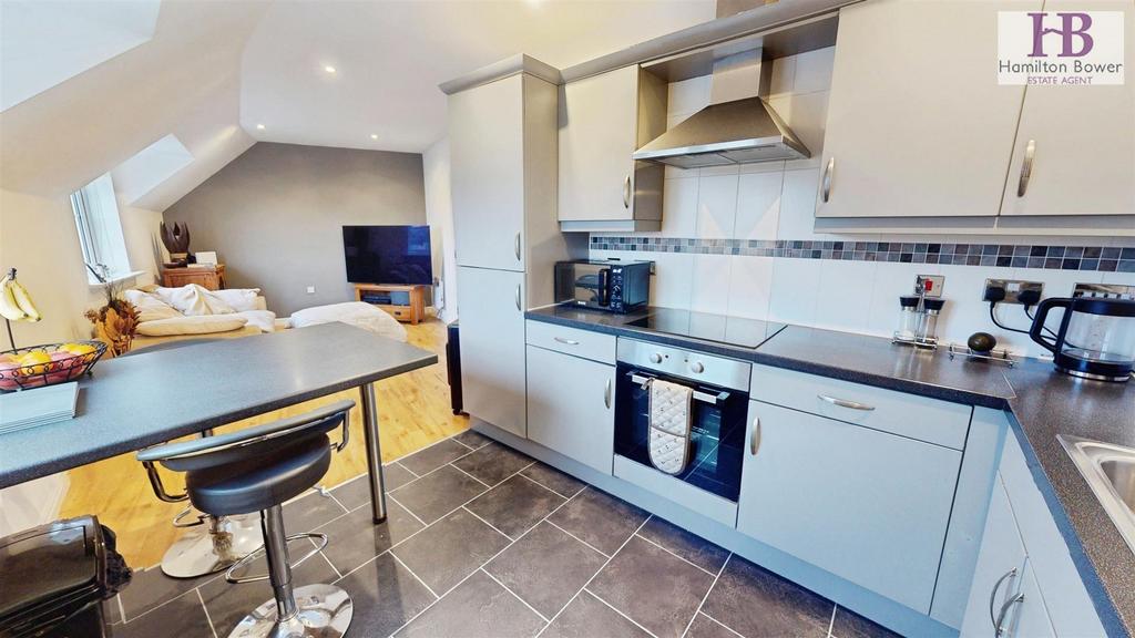 Open plan lounge/kitchen