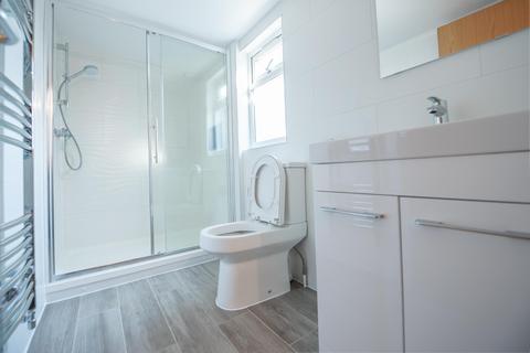 6 bedroom terraced house to rent, De Beauvoir Road, Reading, RG1