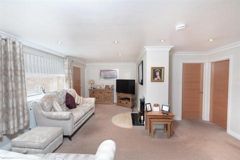 3 bedroom detached bungalow for sale, High Ash Crescent, Leeds LS17