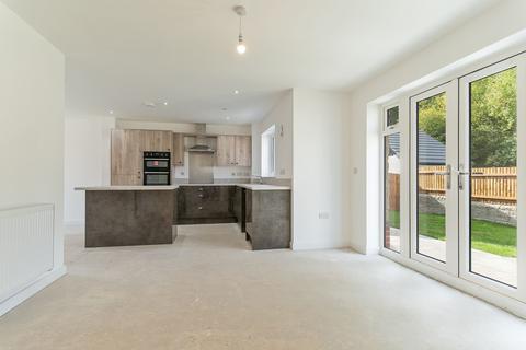 4 bedroom detached house for sale, Rossers Field, Govilon, NP7