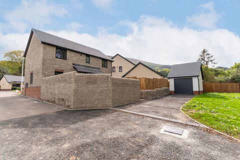 4 bedroom detached house for sale, Rossers Field, Govilon, NP7