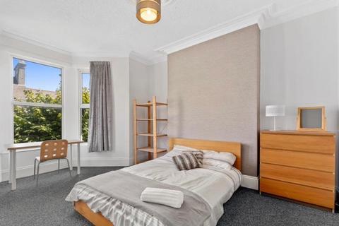 6 bedroom terraced house to rent, Chaddlewood Avenue, Plymouth PL4