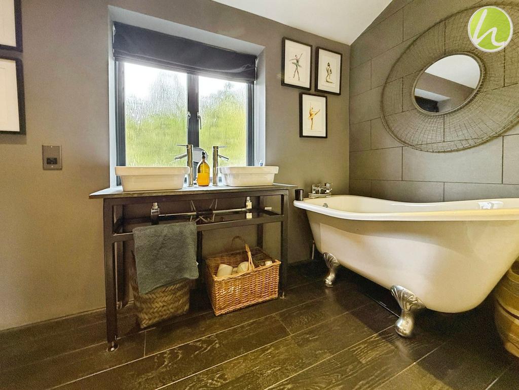 Master En-Suite