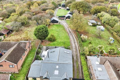 5 bedroom detached house for sale, Inglefield Road, Fobbing, SS17