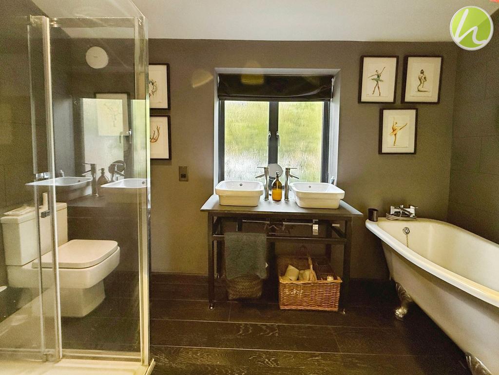 Master En-Suite