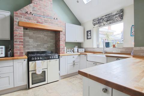 5 bedroom detached house for sale, Chestnut Close, Burstwick, Hull, HU12 9HH