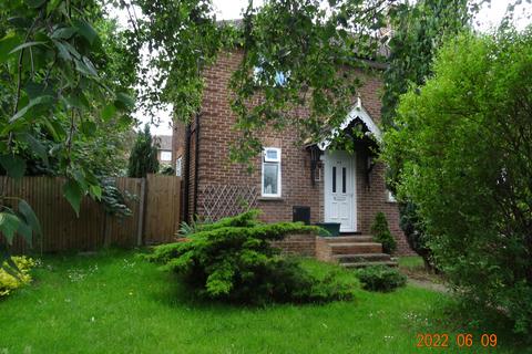 1 bedroom in a house share to rent, Addison Gardens, Surbiton, KT5 8DW